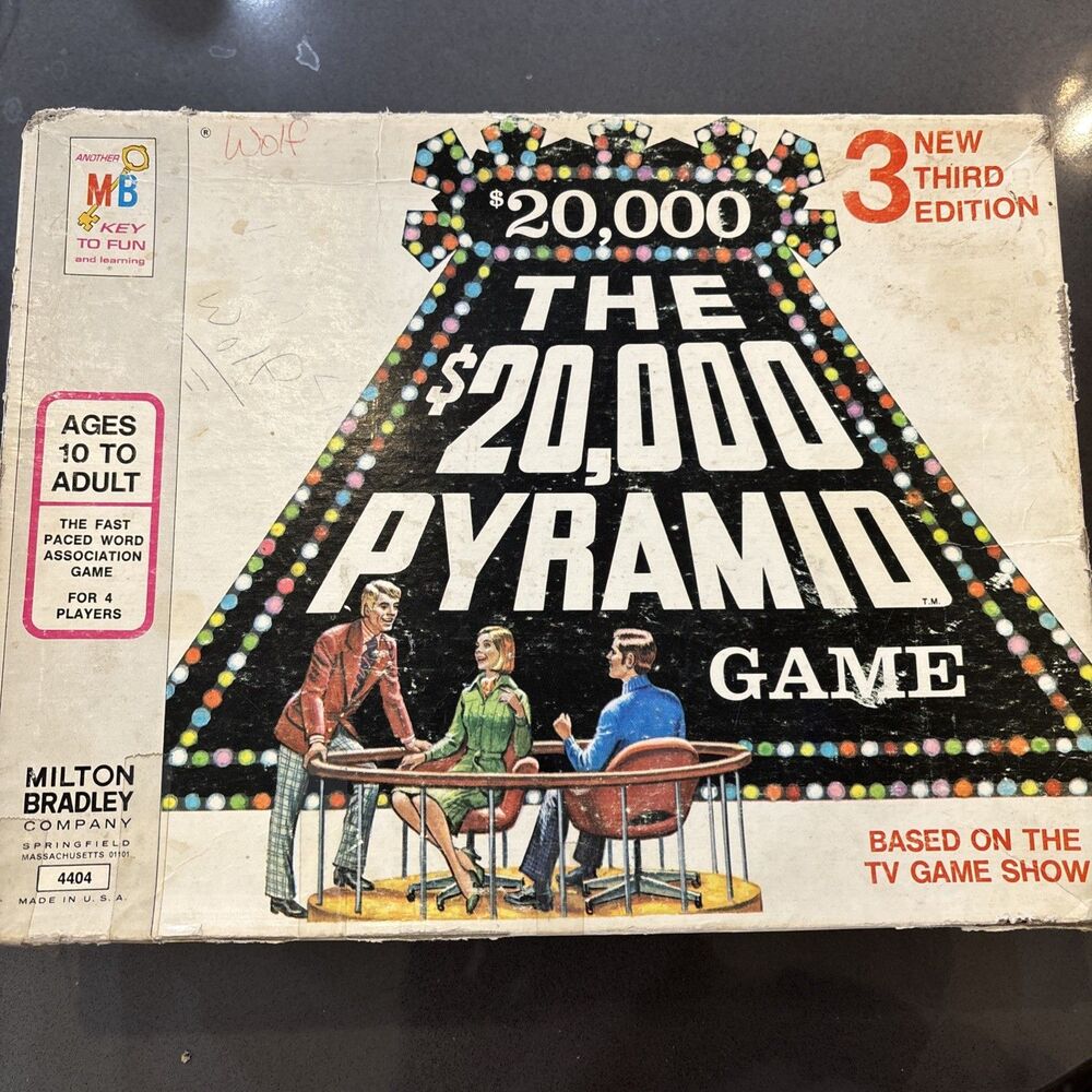 Vintage THE 10,000 Pyramid Game Family Board Game Milton Bradley 1974 No.4404
